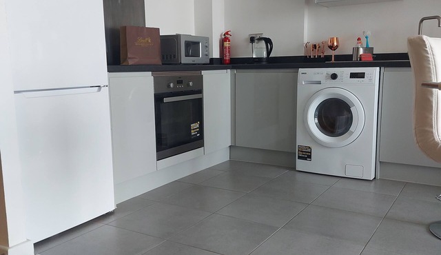 Ensuite Double Bedroom (live in landlord)