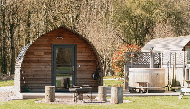 Ensuite Family Cabin with Private Hot Tub