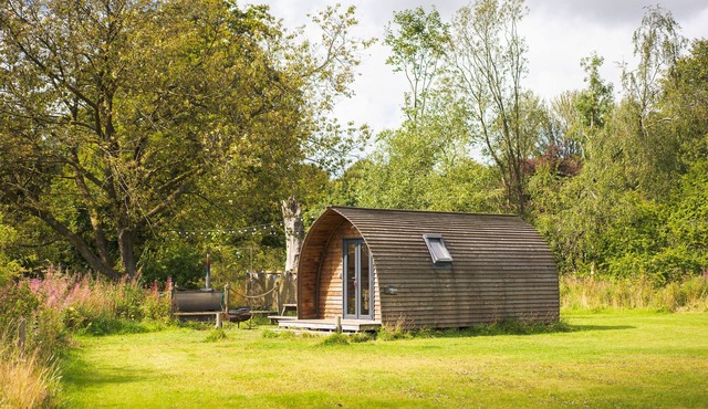 Ensuite Glamping Cabin with Swedish Wood Fired Tub