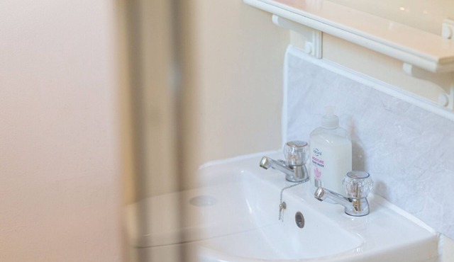 Ensuite king with private bathroom