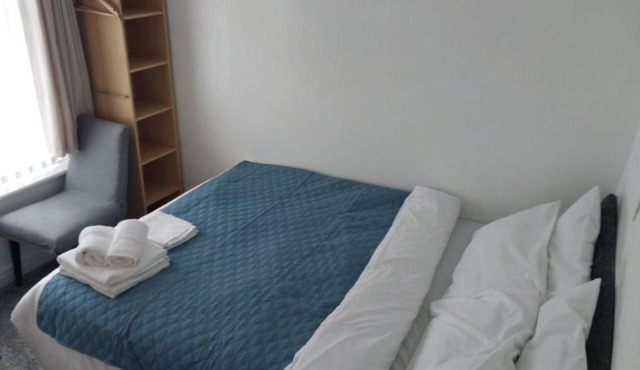 Ensuite Small Double Room in a lovely Hotel