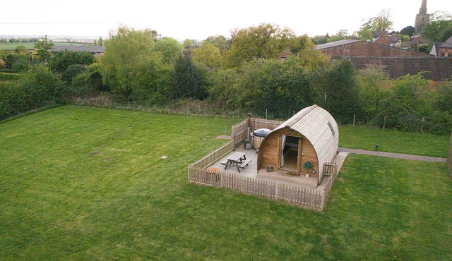 Ensuite Wooden Cabin With Hot Tub