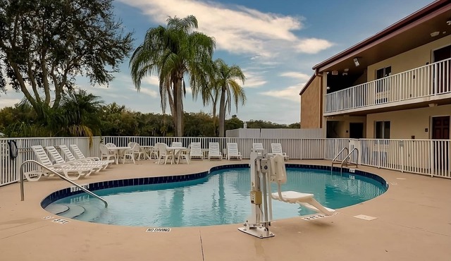 Ensuring a Very Comfortable & Memorable Stay! Pool, Pet-friendly, Free Parking!