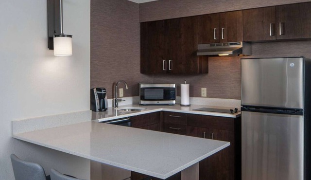 Ensuring a Very Comfortable & Memorable Stay! Free Breakfast, Pets Allowed!