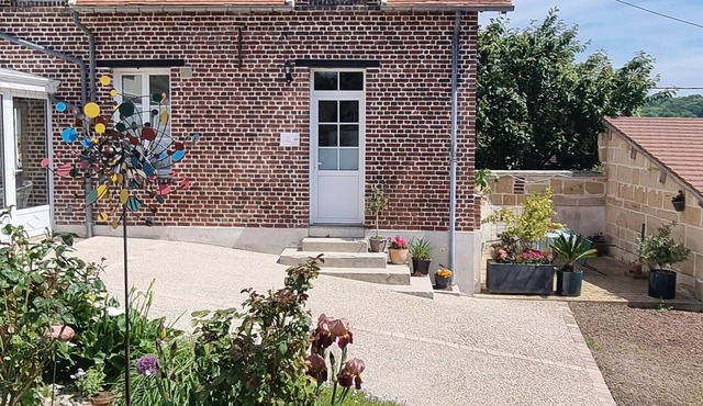 Entire house. 2-4 pers. Closed parking. Terrace