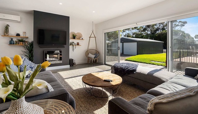 Entertainers Delight-16 Graham-PetsNegotiableWi-Fi