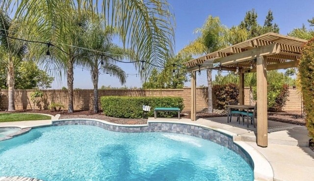 Entertainers paradise with salt water pool - close to Temecula wineries