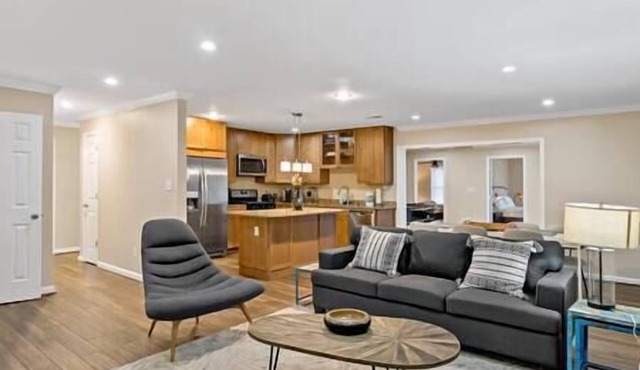 Entertaining | 5 Bedrooms | Luxury | DC Vibe