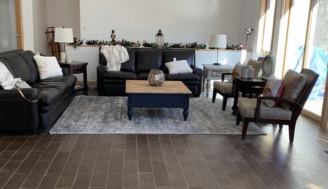Entertaining Home 7 Miles to Downtown Durango & 5 Miles to Nighthorse Lake