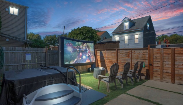 Entertainment Dream Home + Hot Tub + Outdoor Theater + Games + Firepit + DT View