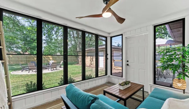 Entertainment Haven! Firepit, Game Room, and Large fenced-in yard