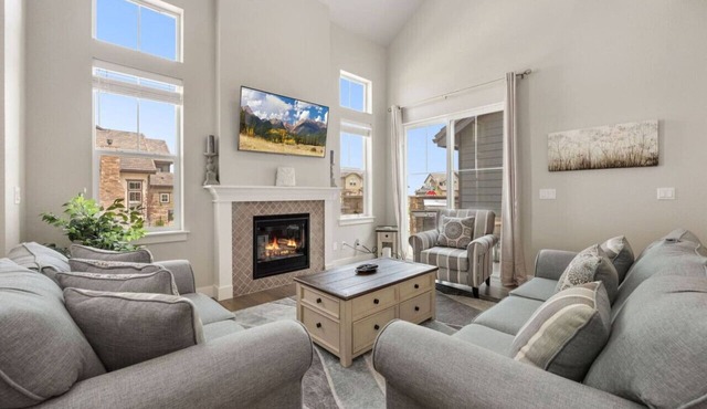 Entertainment Oasis>1st-floor Master>Mountain View