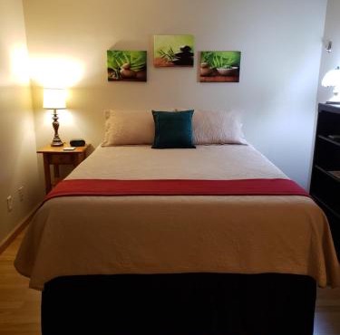 Entire 1 BR Condo- Near Anschutz, UC Health, DIA- In-Unit Washer Dryer- Seasonal Discounts!