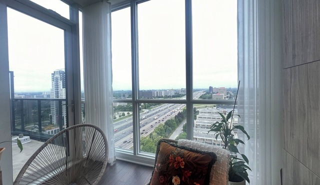 Entire 1BR Condo l Free Parking l min to Airport