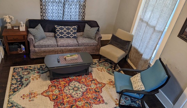Entire 2 Bedroom, 1.5 bath Home in Trenton