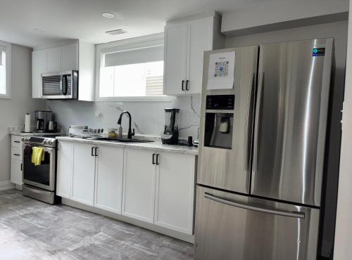 Entire 2 Bedroom Apartment in Kitchener