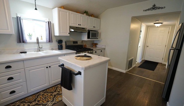 Entire 2 Bedroom Home