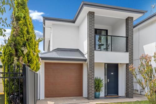 Entire 2 storey home in Tranmere