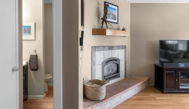 Entire 2-Story Townhome in Central Boulder