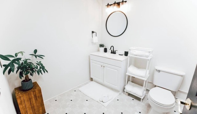 Entire 2nd Floor Loft Located Downtown Ann Arbor Near UofM Stadium.
