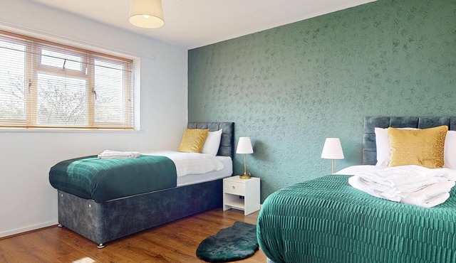 Entire 3 Bed Home in Basildon Sleeps up to 6