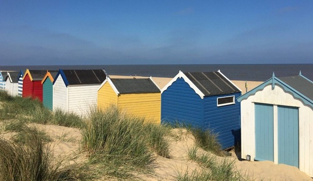 Entire 3-bed House - Child & Pet Friendly