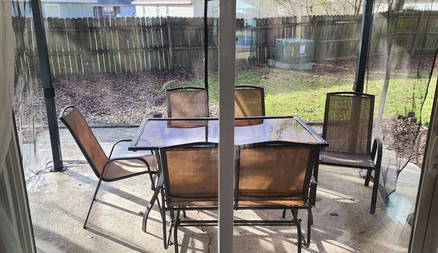 Entire 3-bedroom 2 Bath Home mins from Charleston