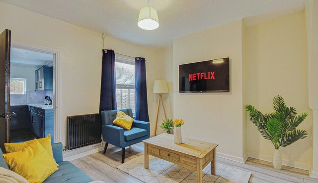 Entire 3 bedroom house in Gloucester city.