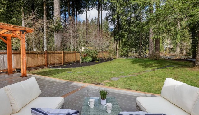 Entire 3 Bedroom Home On The Snoqualmie River