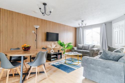 Entire 3 Bedroom Home in Bristol Free Parking & WiFi Near M5 & M32