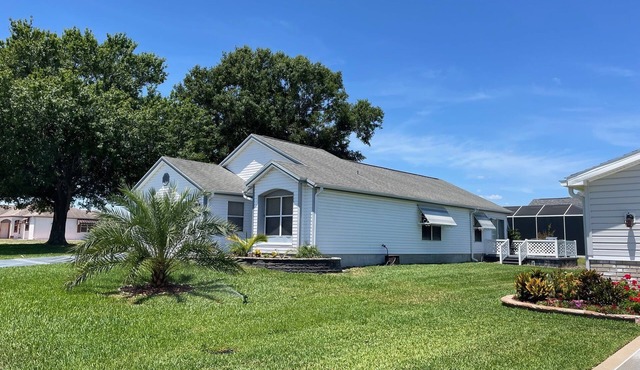Entire 3 Bedroom Home in The Villages - Sleeps 10