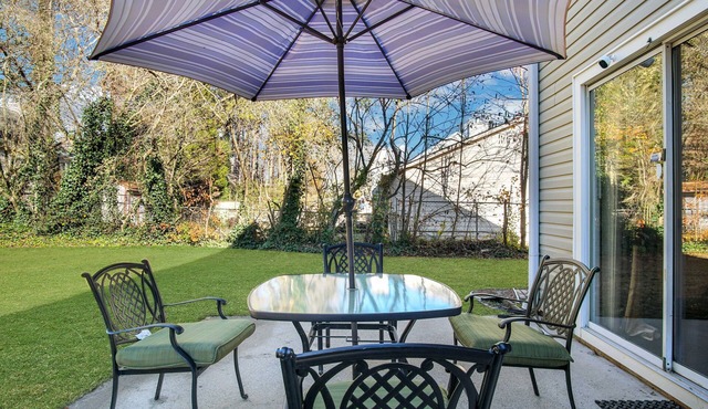 Entire 3 Bedroom Luxury in Atlanta Metro with private backyard.