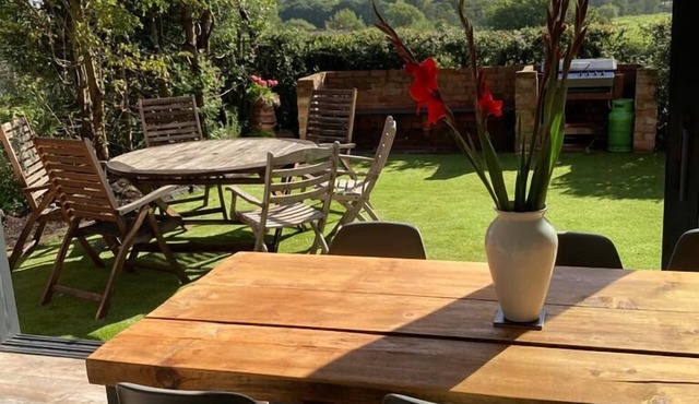 Entire 3 bedroom newly converted coach house and garden, awesome views, pub.