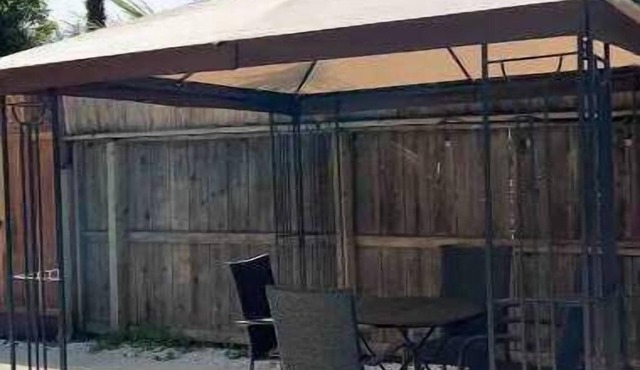 Entire 3 BR & 2 BA house for business and family