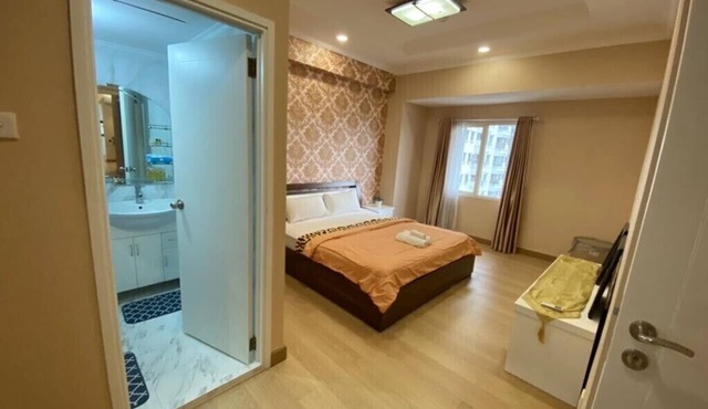 Entire 3 BR 3 Bath Unit of Apartment in South JakartanMRT direct access and Mall