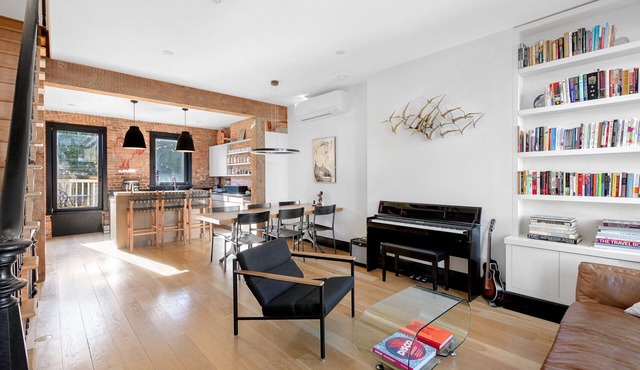 Entire 3 Level Modern Luxury Brownstone & Remote Work Paradise