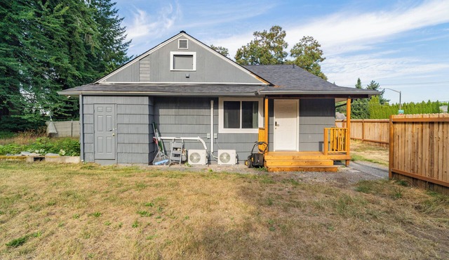 Entire 3B Rambler house with AC in Olympia Near Downtown Hospitals