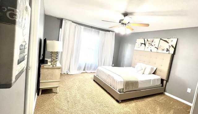 Entire 3Bedroom 2.5 Bathroom Home