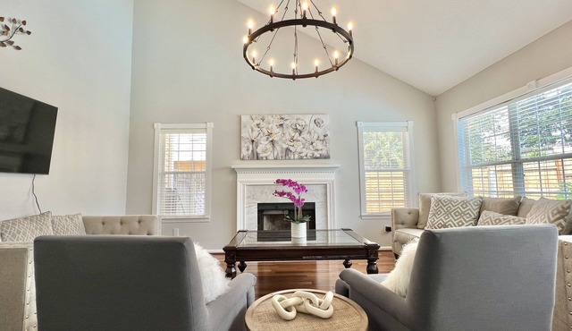 Entire 4BR 2.5BA Fenced Yard & Pool Near I-85, Gas South & Sugarloaf Mills