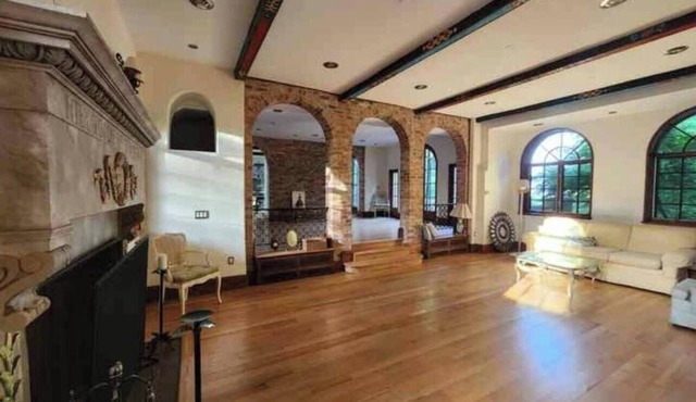 Entire accommodation: villa in West Orange, New Jersey, USA