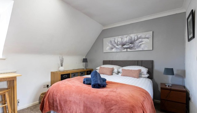 Entire Annexe in Colchester - King Coel