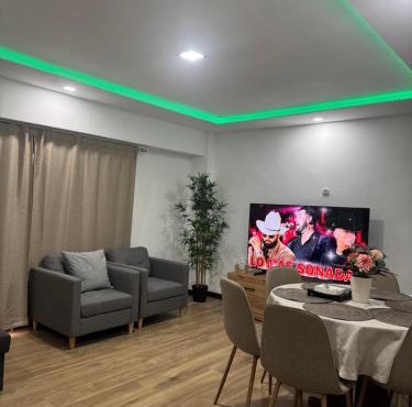 Entire apartment in the heart of downtown N&N