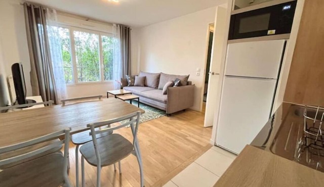 Entire apartment, 2 rooms with private parking