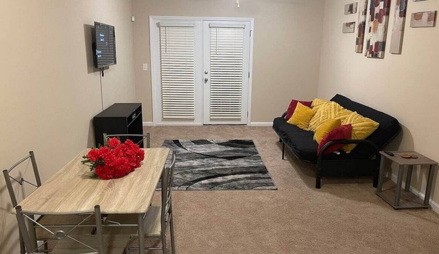 Entire Apartment Close to Camp Lejeune, Restaurants and Shops