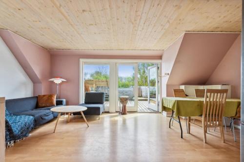 Entire Apartment with 2 Bedrooms and Private Patio