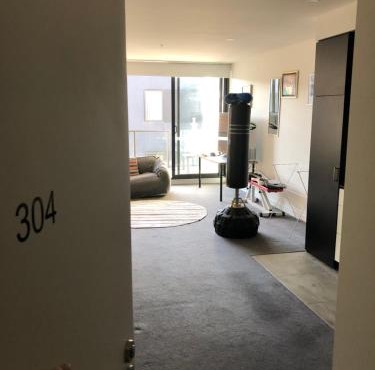 Entire apartment with washer-dryer machine near Footscray