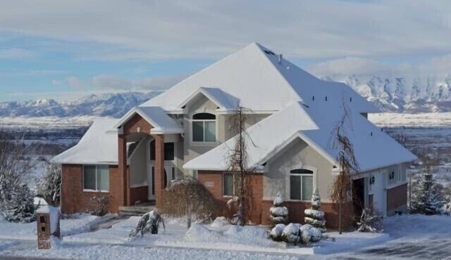 Entire Basement, Private Entrance, Gorgeous Views