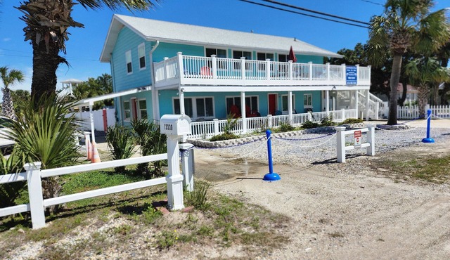 ENTIRE BEACH HOUSE 2 FLOORS EACH W/KITCHEN & DECK 4BD 4BTH PRIVATE POOL W/YARD