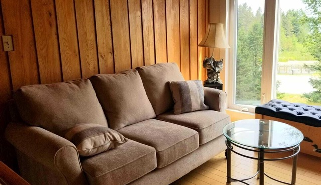 Entire Beach House in Providence Bay, Manitoulin Island.