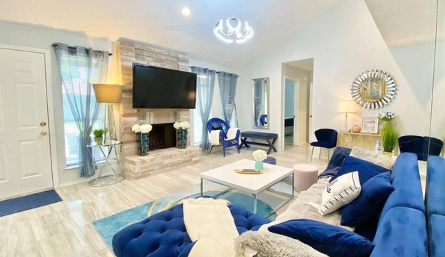 Entire beautiful cozy home in the heart of Katy